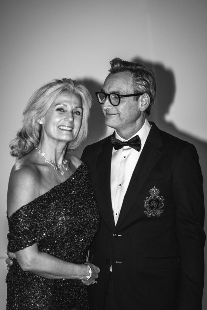 MSH00877 A dressed-up couple photographed in black and white