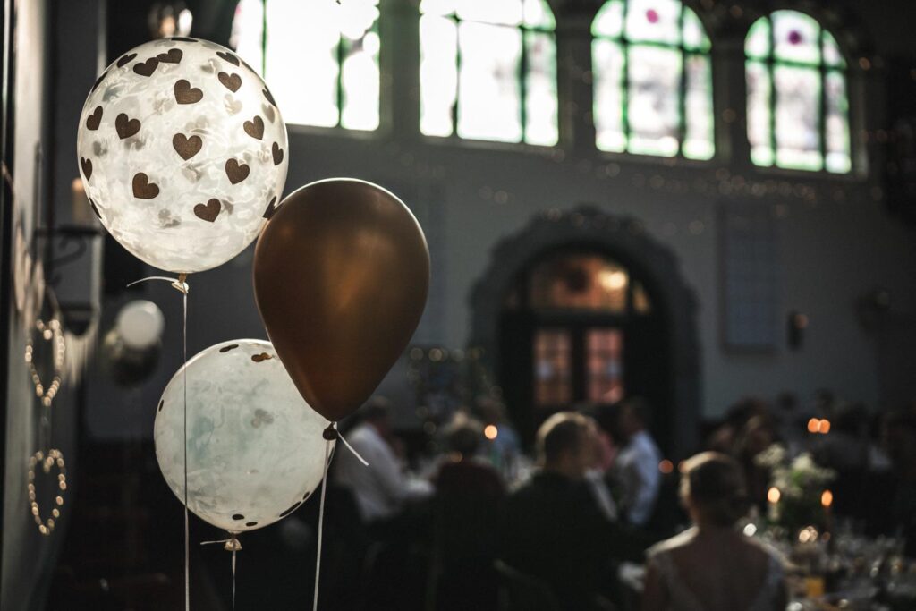 MSH02400 Balloons and guests at a private celebration
