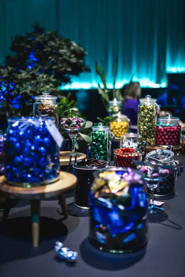 Borddækning og lys ved firmaevent